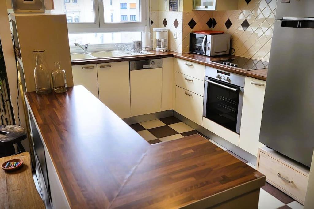 Appartement Des Beaux-Arts Μπεζανσόν Εξωτερικό φωτογραφία